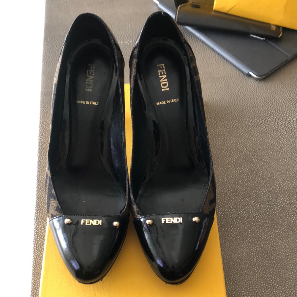 Fendi pre-owned women’s shoes, heels, size 38, brown and black,
